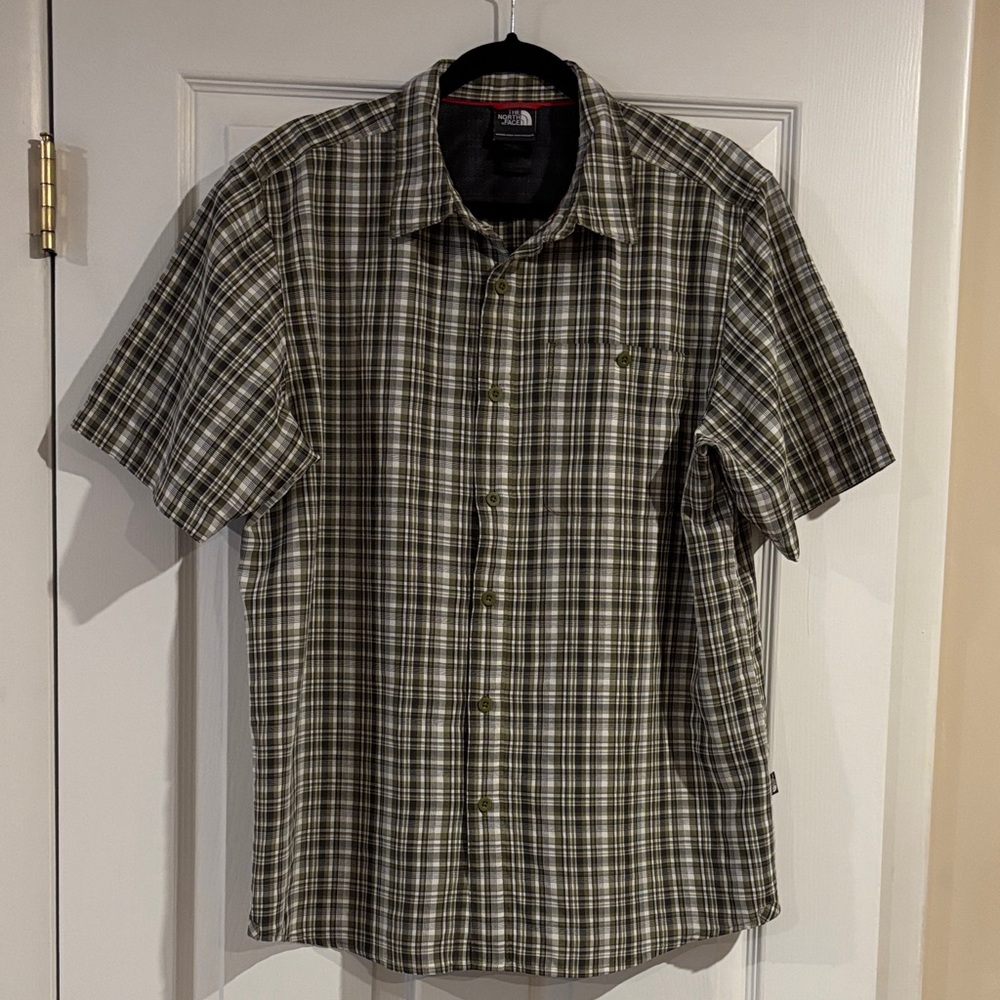 The North Face Men’s Green Plaid Casual Button Down Shirt‎ size Large